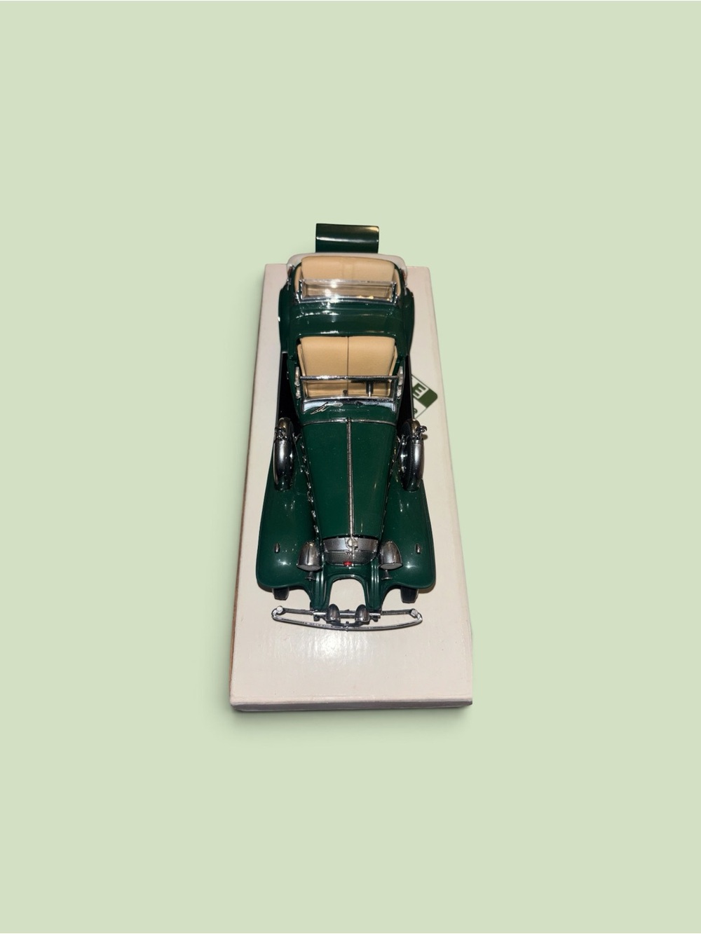 Certified International 1:18 1932 Cadillac V-16 Sport Phaeton Green Car